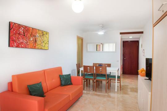 Strandvakantie appartementen te huur met satelliet-tv en wifi mogelijkheid in Calafell beach, Costa Dorada, Spanje.