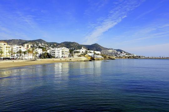 Beach summer apartment near Sitges. Rental apartments in Calafell beach in Costa Dorada, Spain. Costa d’or offers summer apartment to rent near Sitges.