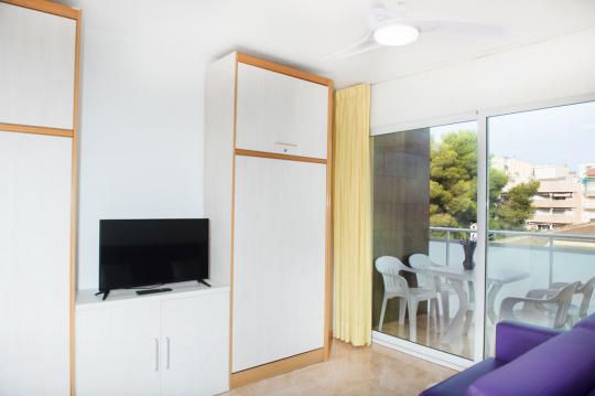 Los apartamentos Costa d'Or les ofrecen diferentes tipos de apartamentos para alquilar en la playa de Calafell: desde estudios hasta apartamentos de 1, 2 o 3 dormitorios.