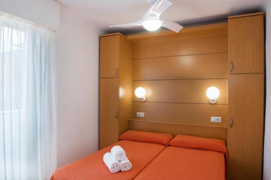 Appartamenti attrezzati per l'affitto al giorno sulla spiaggia di Calafell: 1, 2 o 3 camere da letto vicino a Barcellona e Port Aventura World.