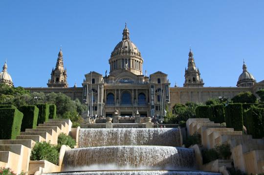 Strandlägenhet nära Barcelona. Uthyrning av lägenheter på stranden Calafell i Costa Dorada, Spanien. Costa d’or erbjuder sommarlägenhet att hyra.