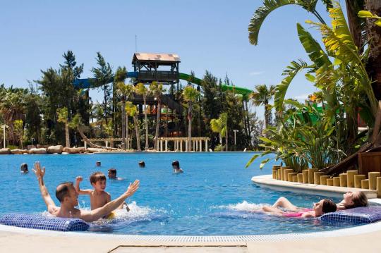 Strand-Ferienwohnung zu vermieten in der Nähe von Wasserparks in Calafell Strand. Genießen Sie Fereinwohnungen Costa d’Or un den Strand .