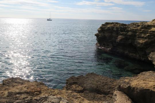 Apartamento de playa para alquilar cerca de Roc Sant Gaieta en la playa de Calafell, Costa Dorada. Apartamentos Costa d’Or.