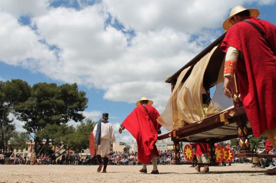 Tarragona is located close to Calafell beach. From your beach holiday apartments in Calafell you can arrive easily to Tarragona.