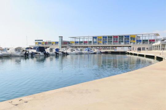 Nyt en flott familie ferie i Leilighetshotell Costa d'Or på Calafell stranden. 