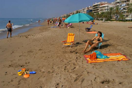 Appartements Costa d’Or à Calafell : les appartements de location de vacances sont entièrement équipés de linge de lit et de serviettes de bain. 