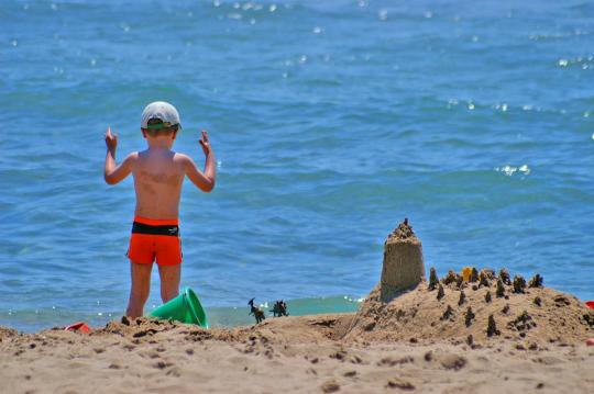 Lägenheter Costa d'Or på stranden i Calafell. Lägenhet nära Barcelona, Spanien.