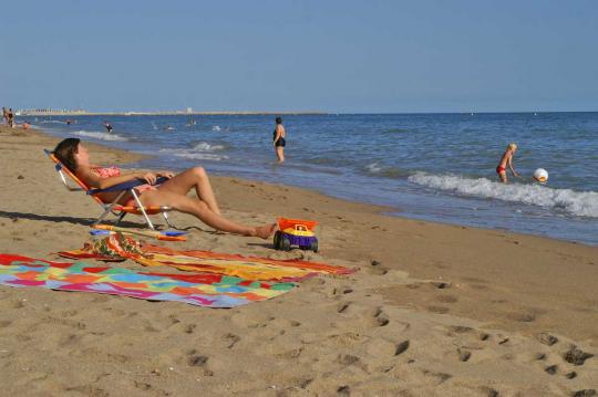 Calafell beach:Holiday lettings near Barcelona and Portt Aventura World, Spain.