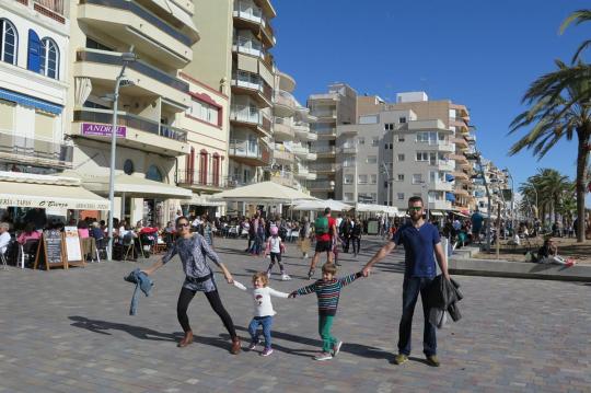 Calafell strandleiligheter til leie ideell for strand familieferier i nærheten av Barcelona og Port Aventura World, Costa Dorada, Spania.