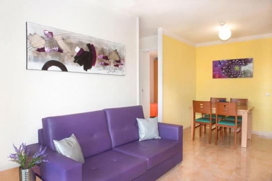 Appartamenti vacanze sulla spiaggia in affitto con TV satellitare e wifi sulla spiaggia di Calafell, Costa Dorada, Spagna.