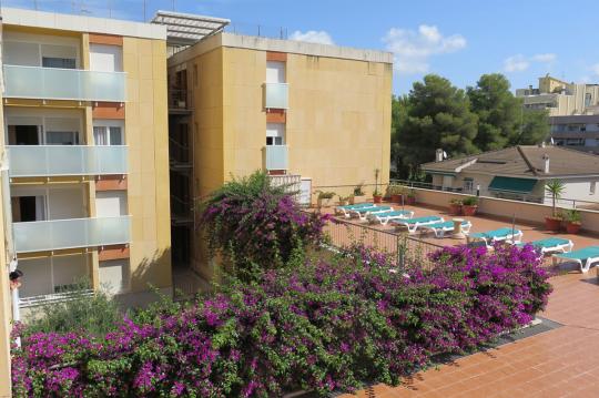 El Costa d'Or ofrece alojamiento en apartamentos para alquilar en la playa de Calafell, en plena Costa Dorada.