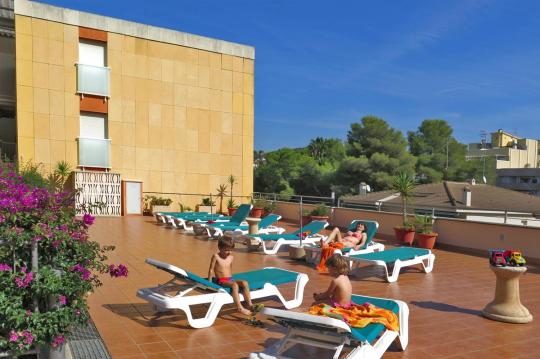 Ferienwohnung in der Nähe von Barcelona. Mieten Sie Wohnungen am Strand in Costa d'Or. Nur eine Stunde mit dem Zug von Barcelona.