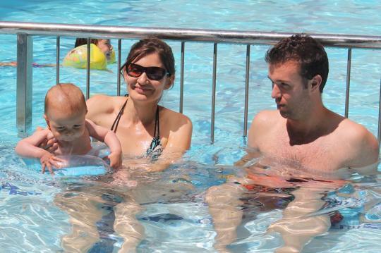 Apartamentos equipados para alquilar por día en la playa de Calafell. Disfrute de sus vacaciones de verano en apartamentos de alquiler con piscina y servicios de hotel.