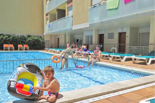 Lejligheder til leje på stranden i Calafell med adgang til poolen Costa d'Or Lejligheder nær Barcelona og Port Aventura World, Costa Dorada, Spanien. 